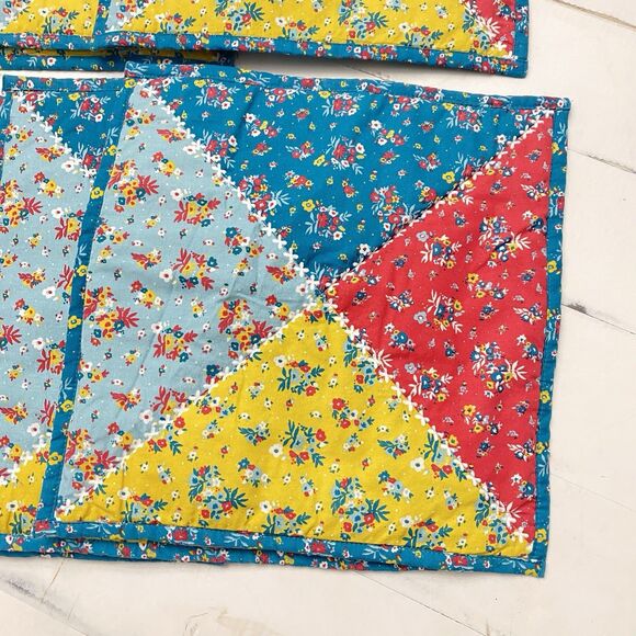 Pioneer Woman Multicolor Reversible Quilted Rose Ditsy Floral Placemats Set of 6 - Picture 2 of 8